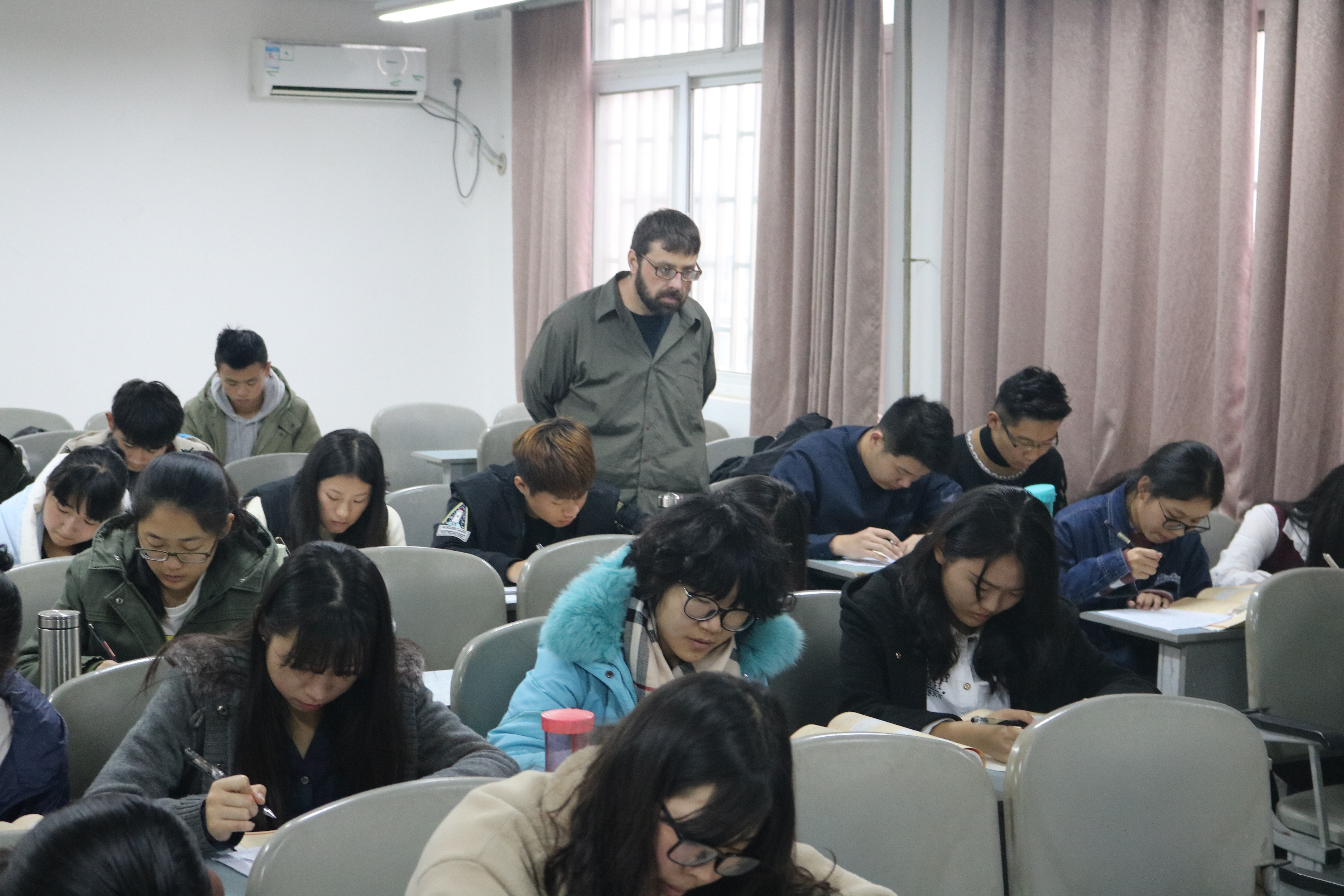 外籍教师-河南大学国际教育学院